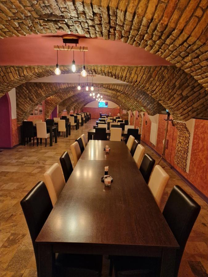 Fantastico Exlcusive Hotel Senta Εξωτερικό φωτογραφία
