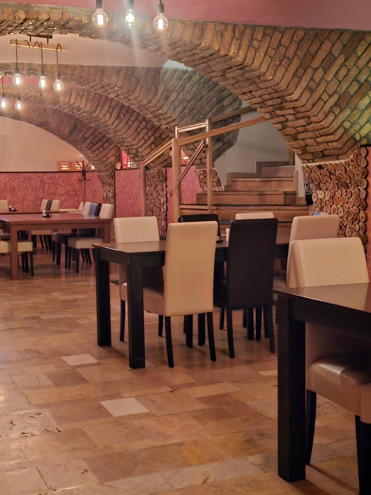Fantastico Exlcusive Hotel Senta Εξωτερικό φωτογραφία