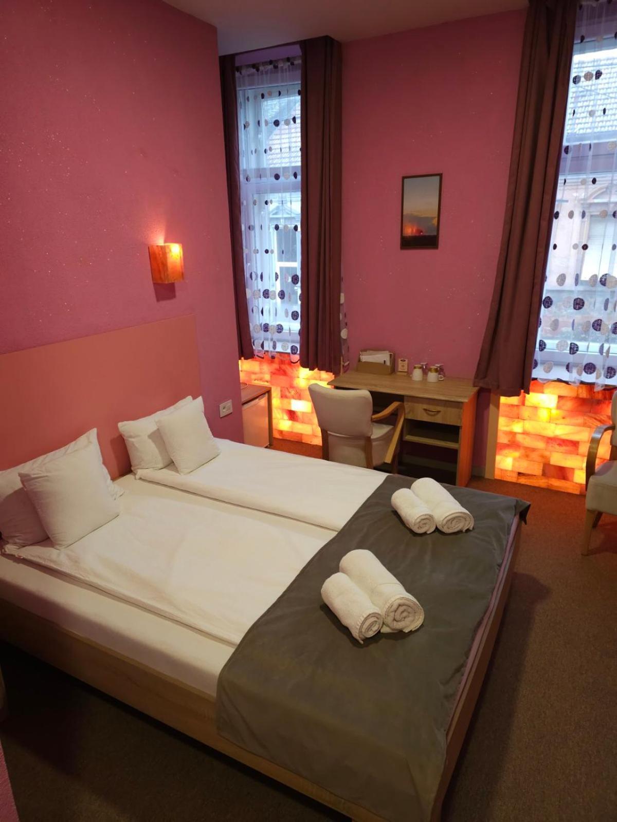 Fantastico Exlcusive Hotel Senta Εξωτερικό φωτογραφία